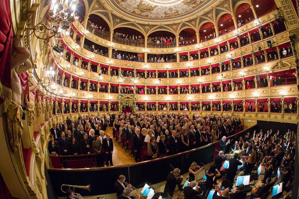 Teatro Verdi di Trieste interno lirica balletto sinfonica Ayrton Desimpelaere
