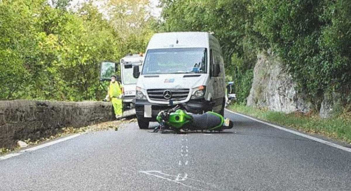 strada del Friuli Trieste incidente moto contro furgone