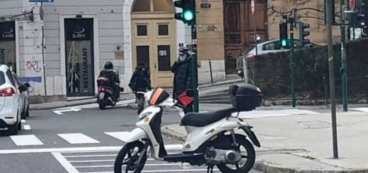 parcheggio scooter demenziale piazza dalmazia trieste