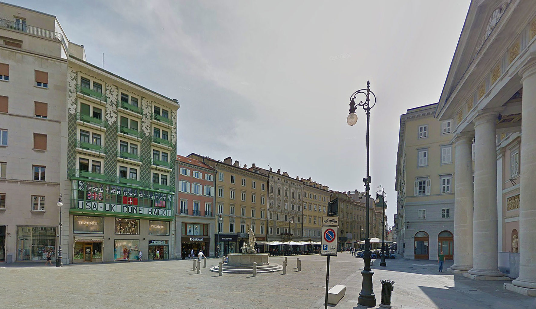 Trieste piazza della Borsa