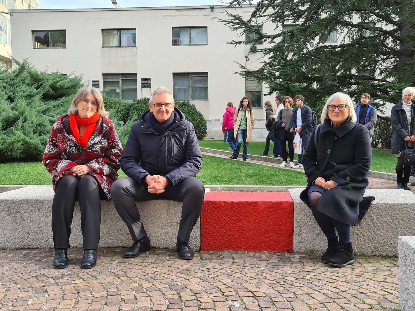 da sinistra Luciana Rozzini (Direttore Generale), Roberto Di Lenarda (Rettore), Saveria Cappellari (Presidente CUG UniTS)