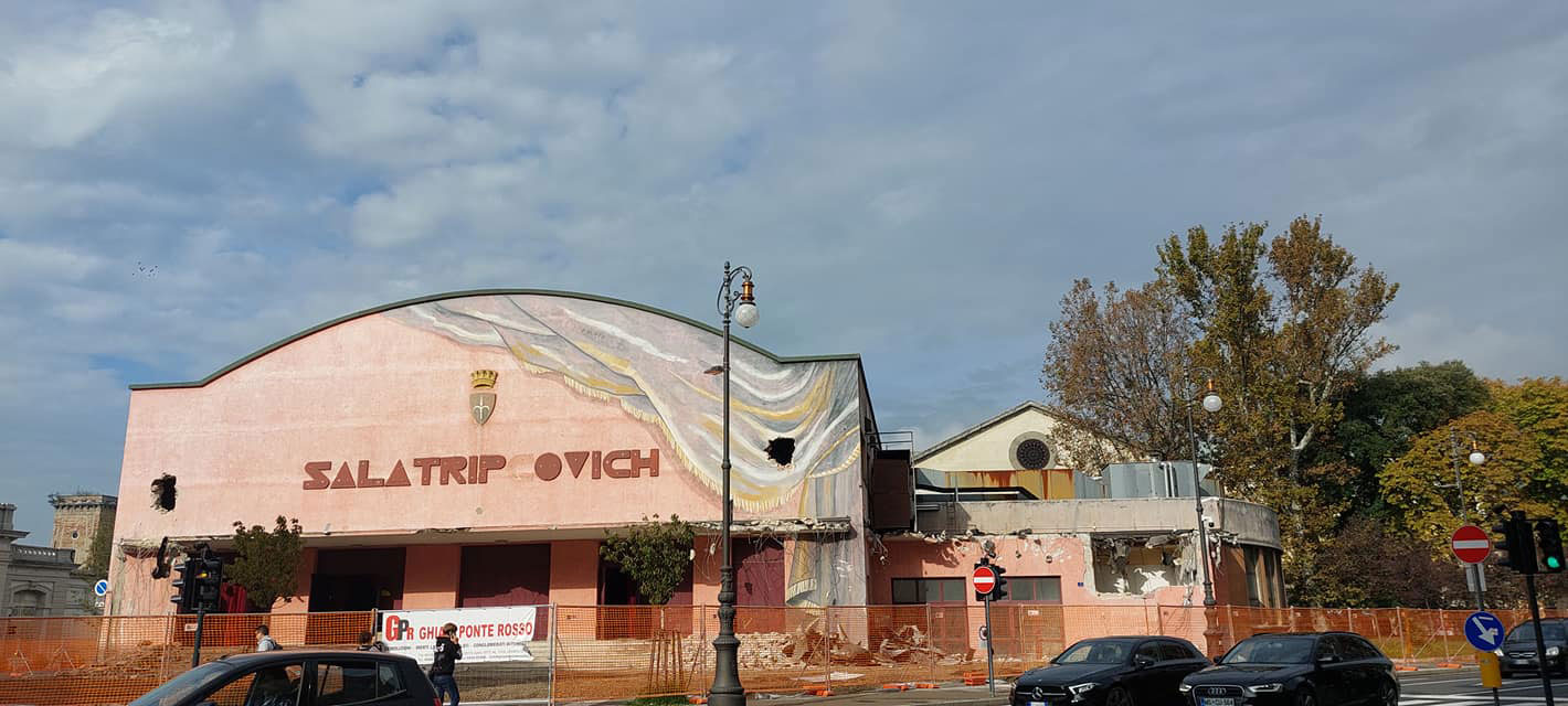 Sala Tripcovich demolizione 3 novembre 2022