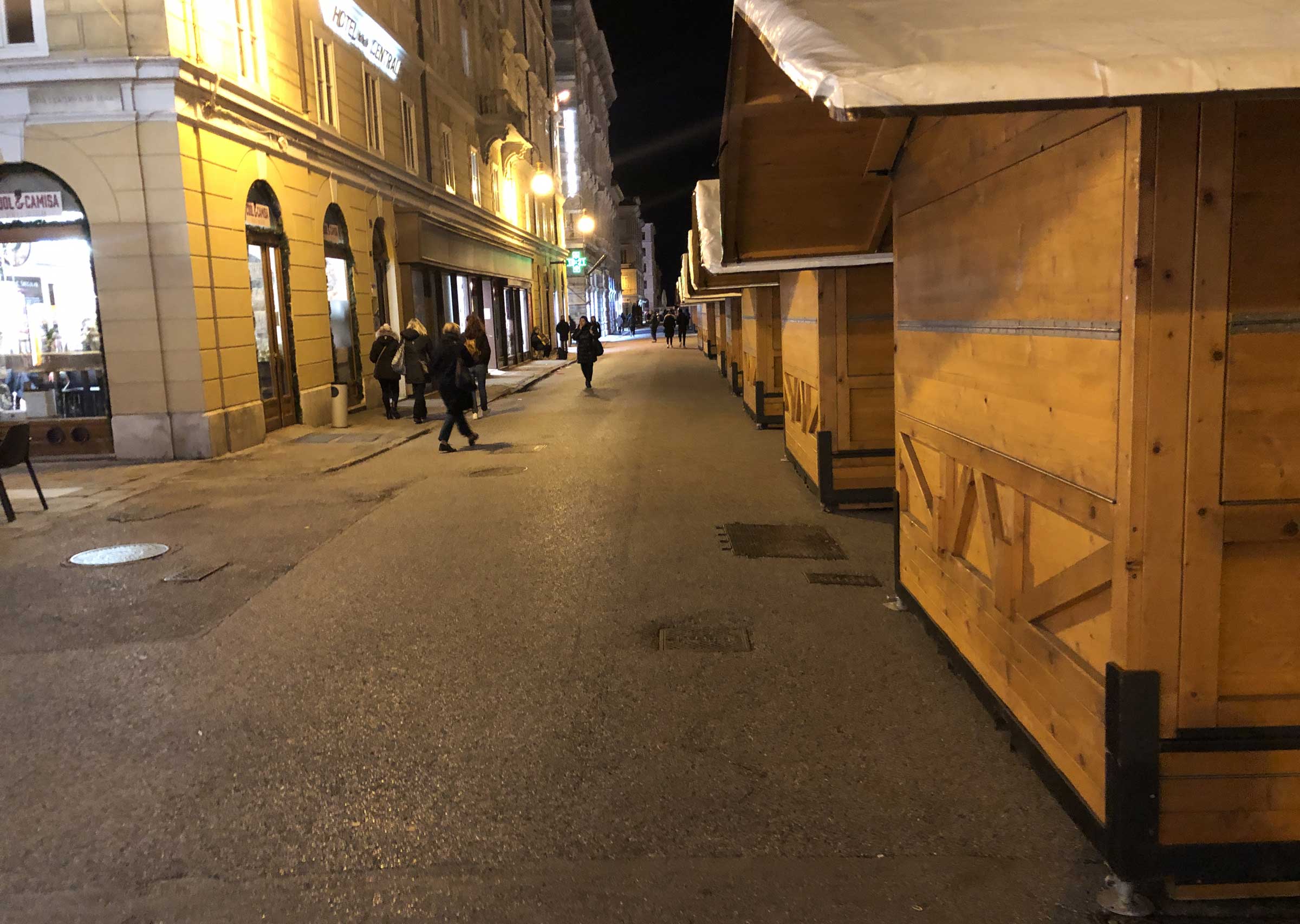 bancarelle in piazza Sant'Antonio