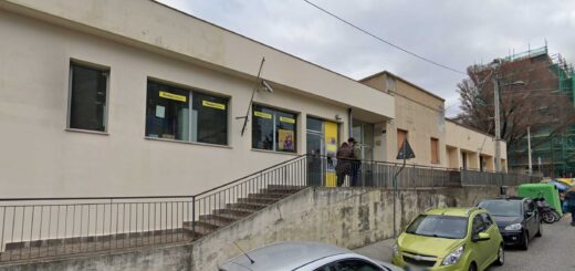 Trieste ufficio postale via Mauroner
