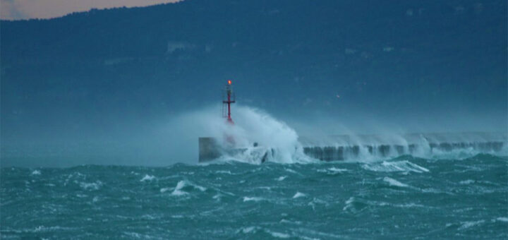 bora sul mare a Trieste